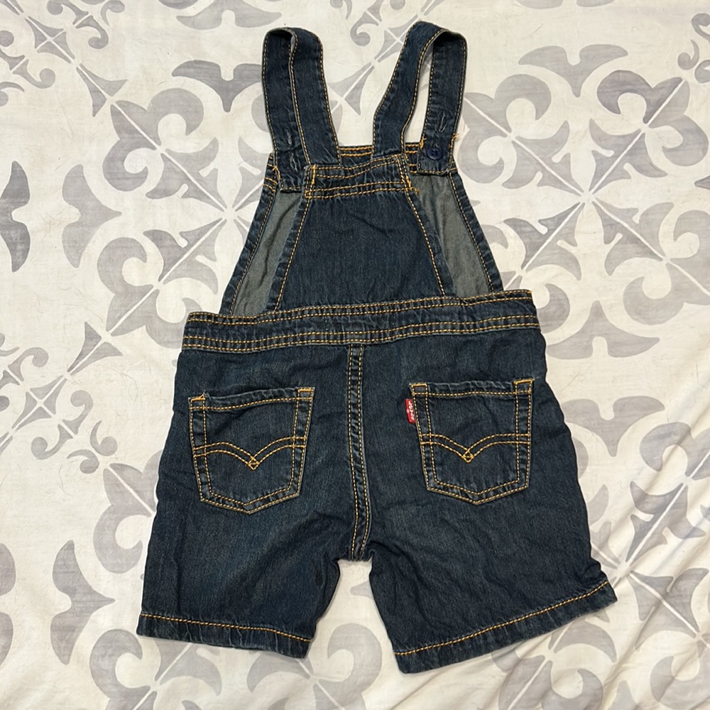 Nike/Levi’s shorts bundle - Picture 3 of 10